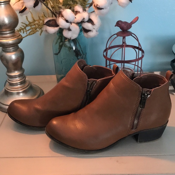 Only worn once! Dunes leather ankle booties. - Picture 3 of 4